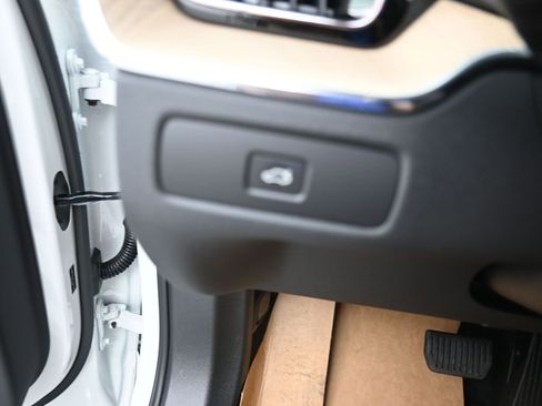 New 2026 Volvo XC60 B5 Core image 15