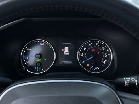 Used 2021 Toyota RAV4 XLE Premium w/ Carpet Mat Package (TMS) image 19