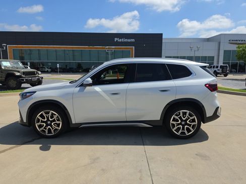 Used 2025 BMW X1 xDrive28i AWD/4WD image 2