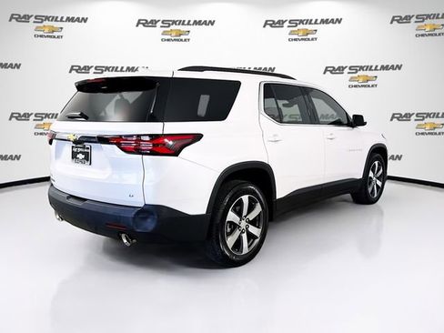 Used 2023 Chevrolet Traverse LT w/ LT Premium Package image 7
