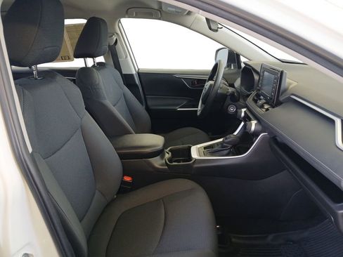 Used 2022 Toyota RAV4 LE image 24