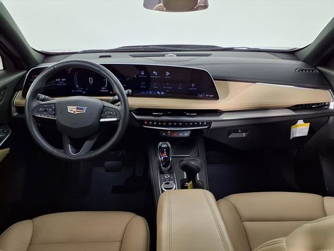 Certified 2024 Cadillac XT4 Luxury w/ Cold Weather Package image 14