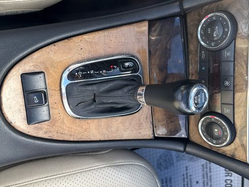 Used 2009 Mercedes-Benz CLK 550 Cabriolet w/ Premium I Pkg image 29