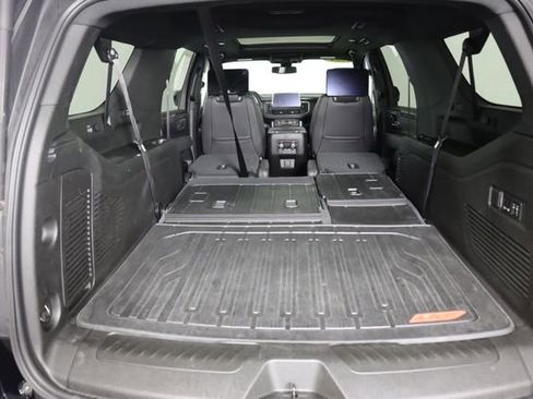 Used 2021 GMC Yukon XL SLT w/ SLT Premium Package image 64