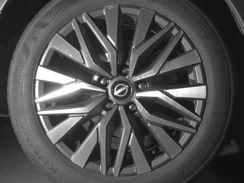 Used 2025 Nissan Altima 2.5 SV FWD image 18
