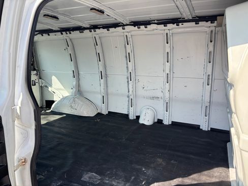 Used 2021 Chevrolet Express 2500 Extended w/ Driver Convenience Package image 17