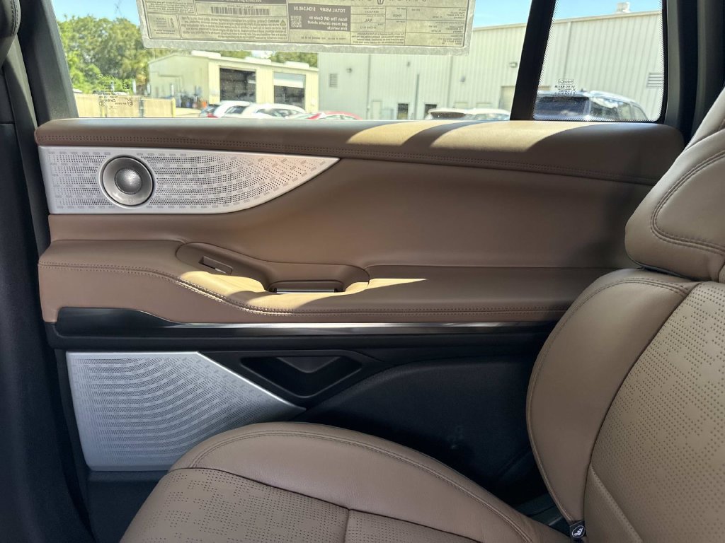 New 2027 Lincoln Navigator Black Label AWD/4WD image 16