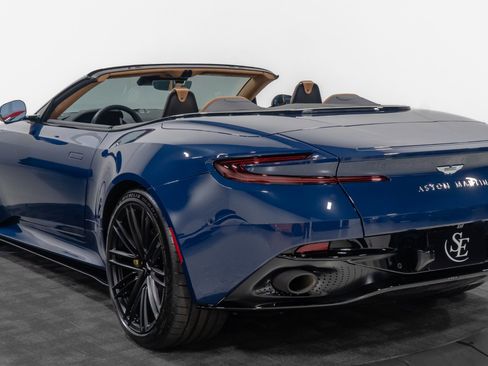 Used 2024 Aston Martin DB12 Convertible image 6