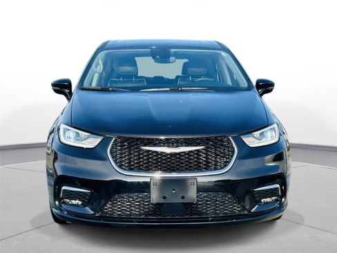 Used 2024 Chrysler Pacifica Limited image 37