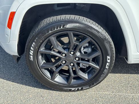 Used 2023 Jeep Grand Cherokee 30th Anniversary image 10