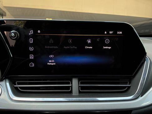 Used 2025 Chevrolet Trax LT w/ LT Convenience Package FWD image 28