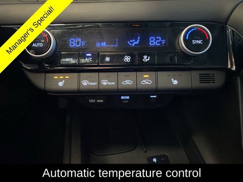 Used 2025 Hyundai Elantra SEL FWD image 8