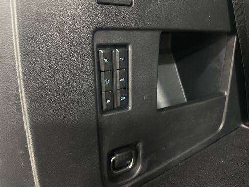 Used 2022 Ford Expedition XLT image 29