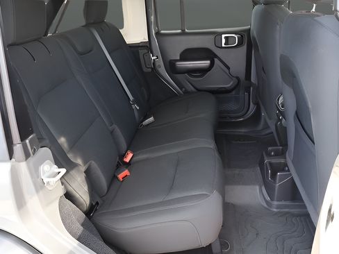 Used 2020 Jeep Wrangler Unlimited Sport S AWD/4WD image 18
