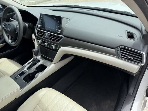 Used 2019 Honda Accord LX image 25