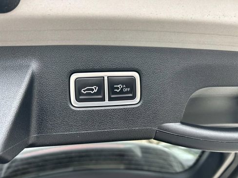 Used 2025 Kia Sorento SX AWD/4WD image 16