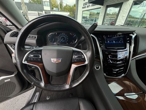 Used 2019 Cadillac Escalade Premium Luxury image 24