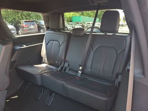 Used 2024 Ford Expedition Limited AWD/4WD image 10