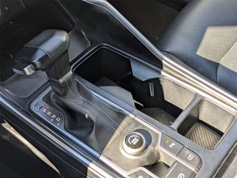 Used 2024 Kia Sorento S image 19