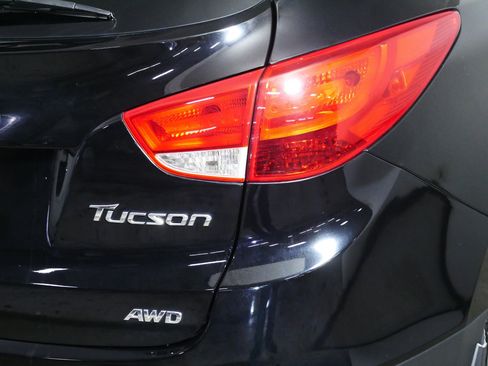 Used 2012 Hyundai Tucson GLS image 17