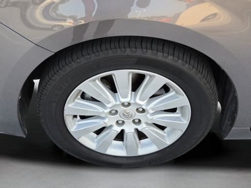 Used 2015 Toyota Sienna Limited Premium w/ Advanced Technology Package FWD image 30