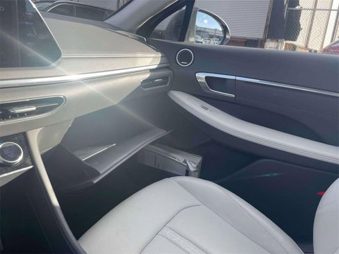 Used 2023 Hyundai Sonata Limited image 34