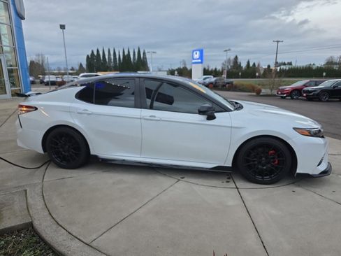 Used 2020 Toyota Camry TRD image 8
