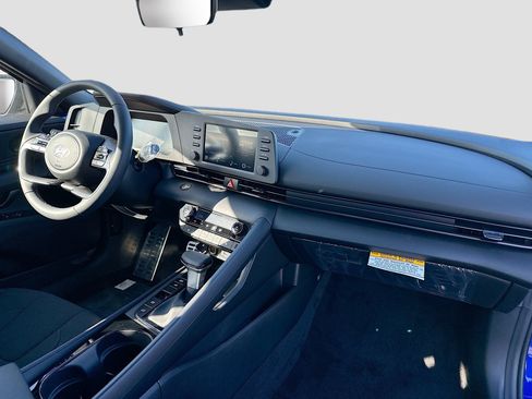 Certified 2026 Hyundai Elantra SEL Sport FWD image 21