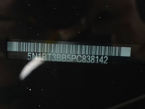 Used 2023 Nissan Rogue SV w/ SV Premium B Package image 32