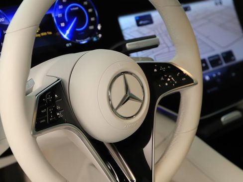 Used 2025 Mercedes-Benz EQS 450+ Sedan image 15