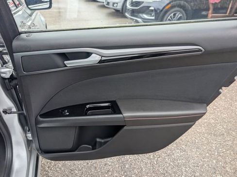 Used 2014 Ford Fusion SE image 21