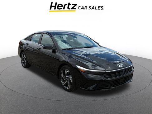 Used 2025 Hyundai Elantra SEL image 1