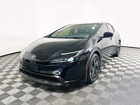 Used 2024 Toyota Prius LE FWD image 7