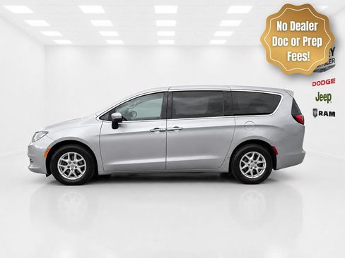 Used 2021 Chrysler Voyager LX w/ Cold Weather Group FWD image 3