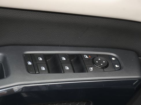 Used 2024 Nissan Pathfinder SV FWD image 10