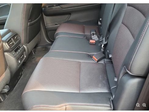 Used 2025 Honda Passport Black Edition image 5