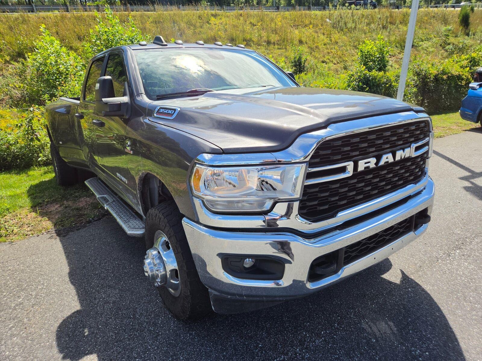 Used 2023 RAM 3500 Big Horn w/ Level 1 Equipment Group AWD/4WD image 3