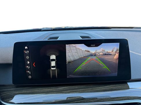 Used 2018 BMW 530i w/ Premium Package image 15