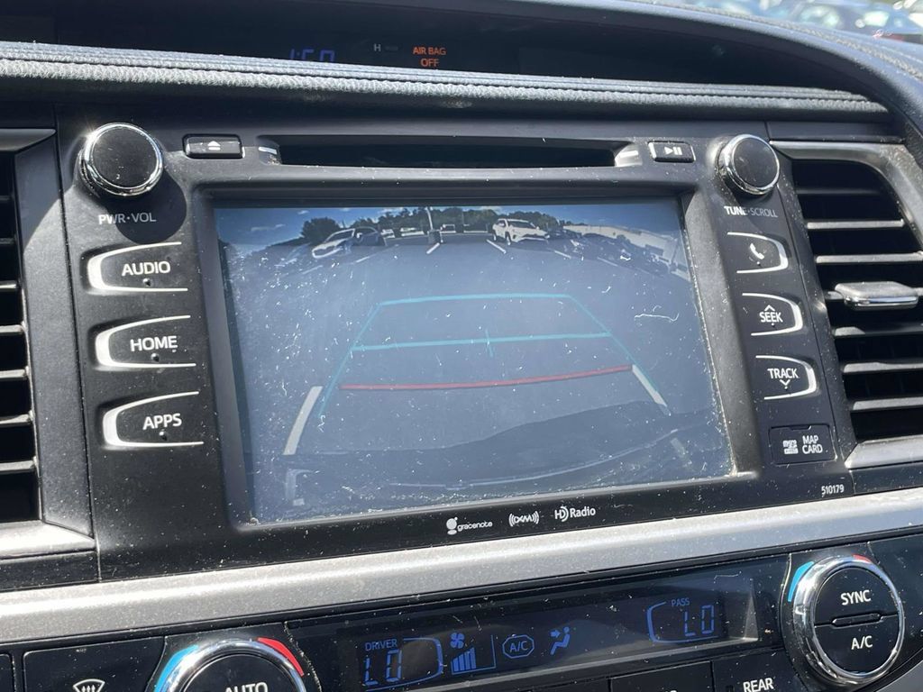 Used 2017 Toyota Highlander XLE AWD/4WD image 37