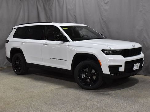 New 2025 Jeep Grand Cherokee L Altitude image 4