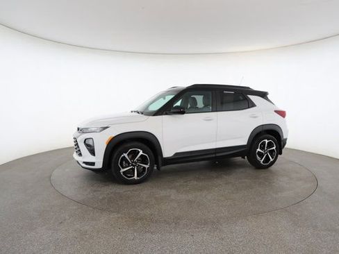 Used 2021 Chevrolet TrailBlazer RS w/ Technology Package image 4
