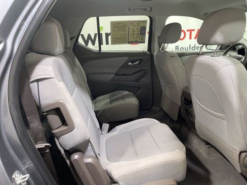 Used 2020 Chevrolet Traverse LT image 16