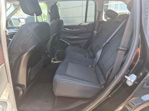 Used 2022 Jeep Grand Cherokee Laredo w/ Luxury Tech Group I AWD/4WD image 26