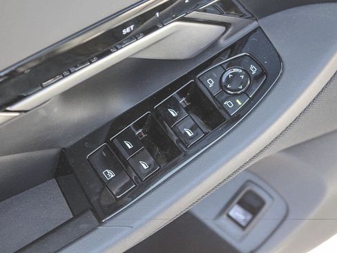 Used 2026 BMW 530i w/ M Sport Package RWD image 19