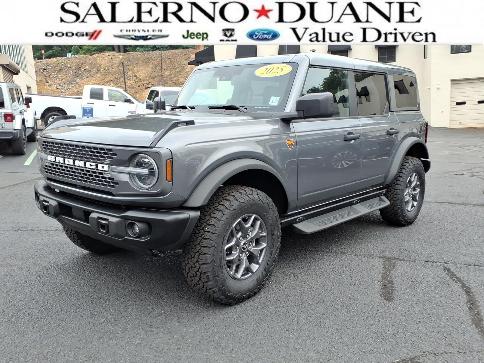 Used 2025 Ford Bronco Badlands AWD/4WD image 1