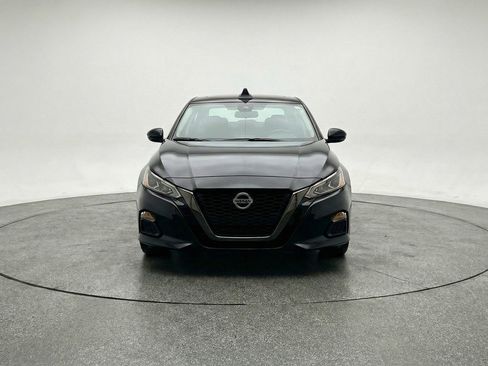 Used 2025 Nissan Altima 2.5 SV FWD image 2