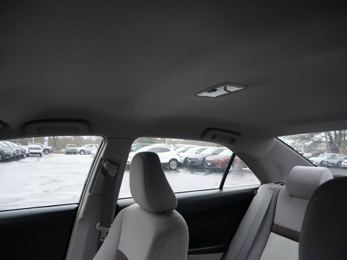 Used 2012 Toyota Camry LE image 10