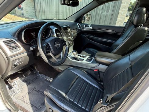 Used 2018 Jeep Grand Cherokee Limited AWD/4WD image 15