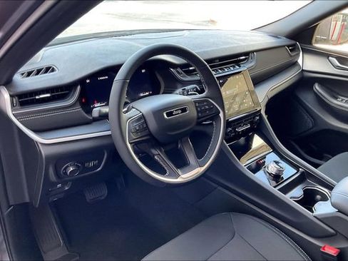 New 2026 Jeep Grand Cherokee Laredo image 6