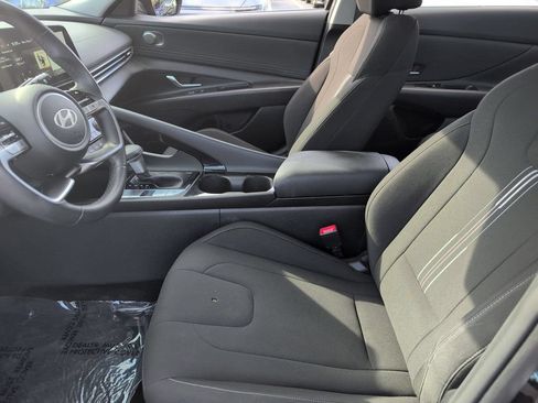 Used 2025 Hyundai Elantra SEL FWD image 25
